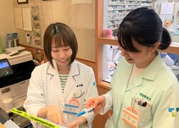 株式会社トラストファーマシーの先輩薬剤師 薬学生のための就職情報サイト 薬キャリ1st 22